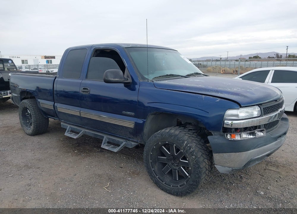 2002 CHEVROLET SILVERADO 1500 LS VIN: 2GCEC19V221178467