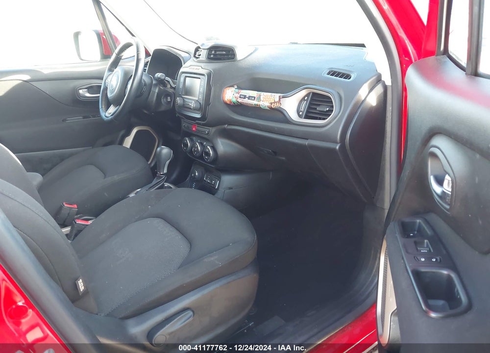 2015 JEEP RENEGADE LATITUDE VIN: ZACCJBBTXFPC16566