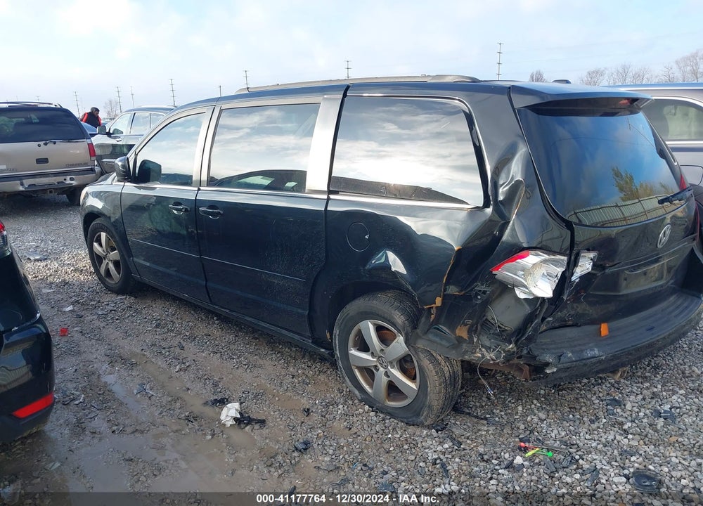 2011 VOLKSWAGEN ROUTAN SEL VIN: 2V4RW5DG0BR670544