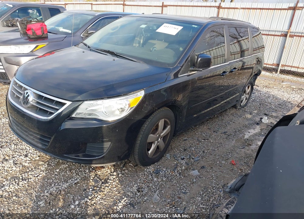 2011 VOLKSWAGEN ROUTAN SEL VIN: 2V4RW5DG0BR670544