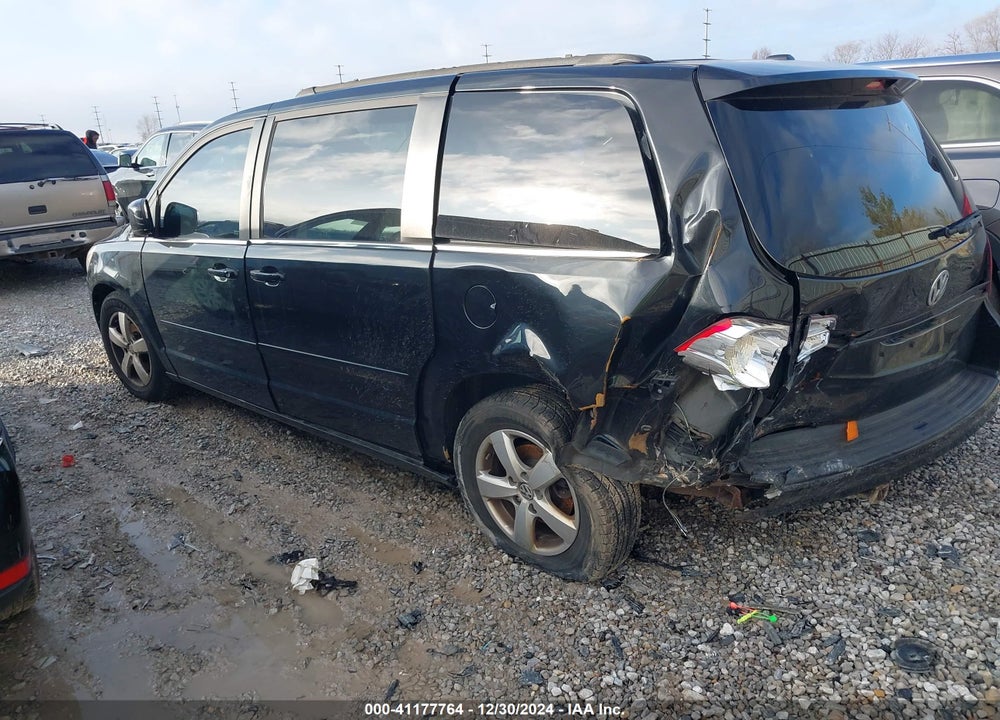 2011 VOLKSWAGEN ROUTAN SEL VIN: 2V4RW5DG0BR670544