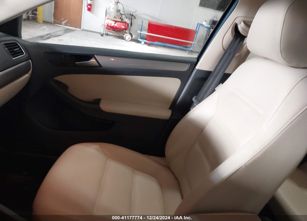 2017 VOLKSWAGEN JETTA 1.4T SE VIN: 3VWB67AJ8HM317537