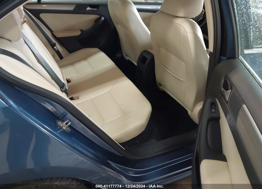 2017 VOLKSWAGEN JETTA 1.4T SE VIN: 3VWB67AJ8HM317537