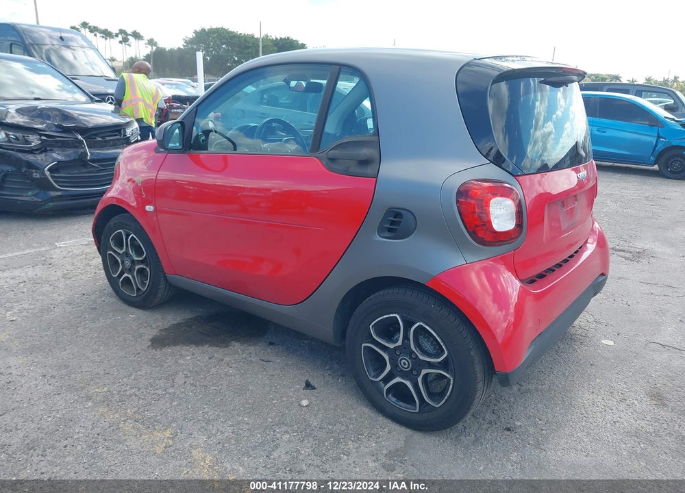 2017 SMART FORTWO VIN: WMEFJ5DA3HK173472