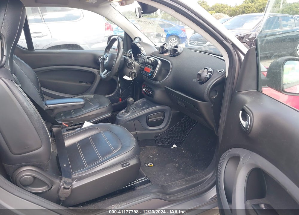 2017 SMART FORTWO VIN: WMEFJ5DA3HK173472