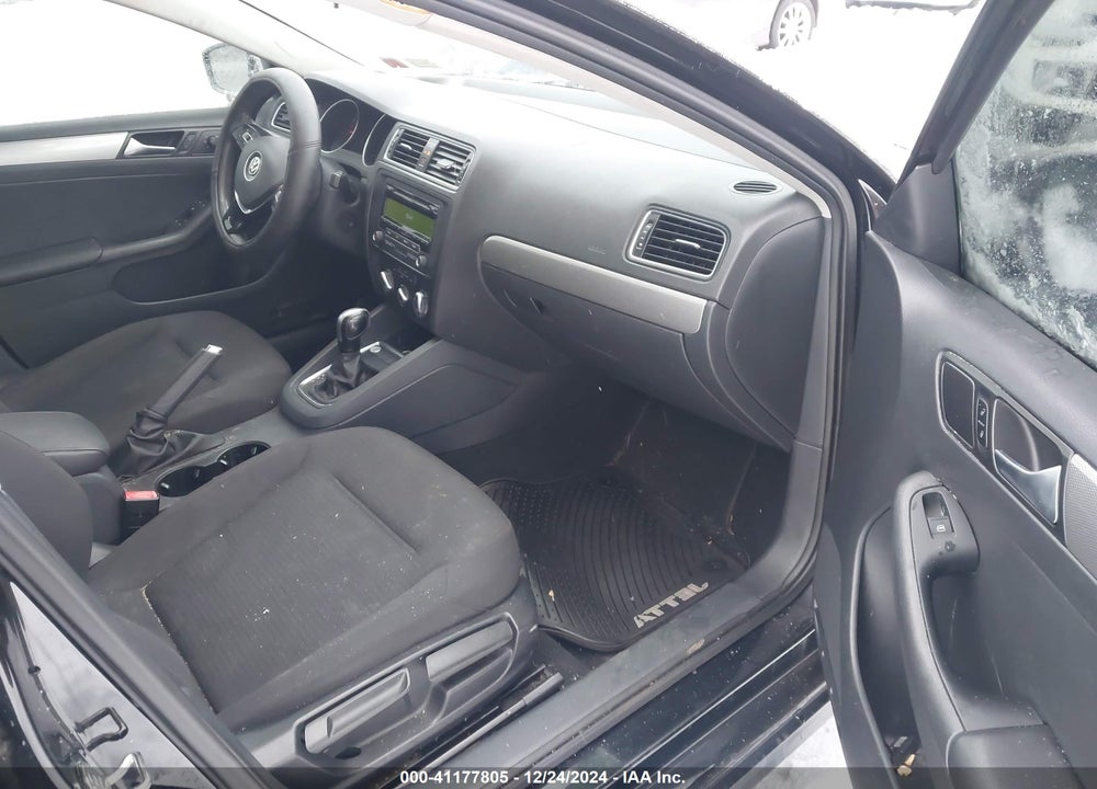 2015 VOLKSWAGEN JETTA 1.8T SE VIN: 3VWD17AJ8FM321933