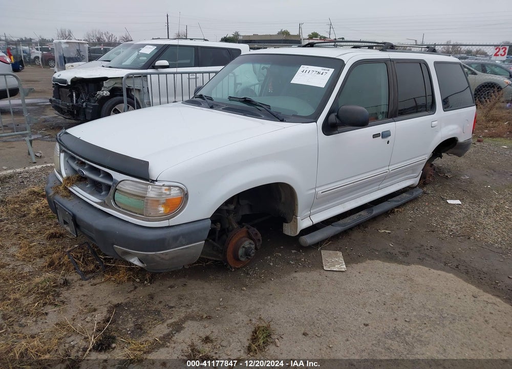 2000 FORD EXPLORER XLT VIN: 1FMZU63X8YZC47681
