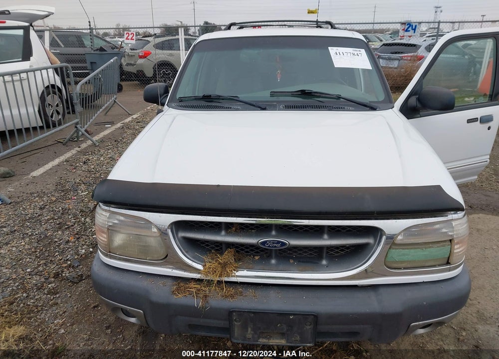 2000 FORD EXPLORER XLT VIN: 1FMZU63X8YZC47681