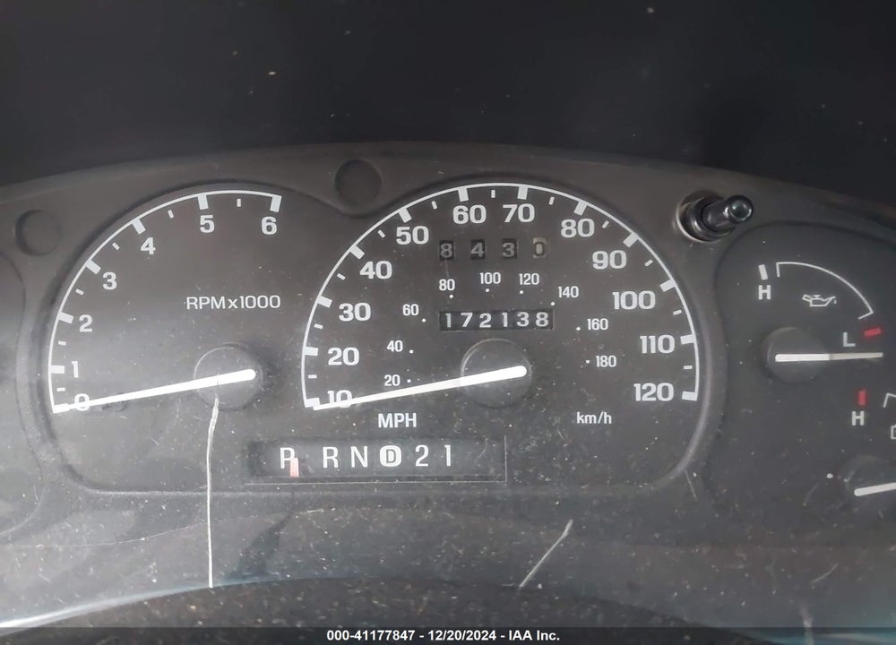 2000 FORD EXPLORER XLT VIN: 1FMZU63X8YZC47681
