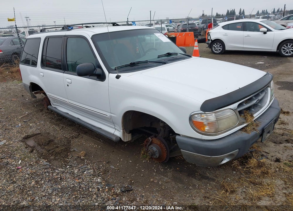 2000 FORD EXPLORER XLT VIN: 1FMZU63X8YZC47681