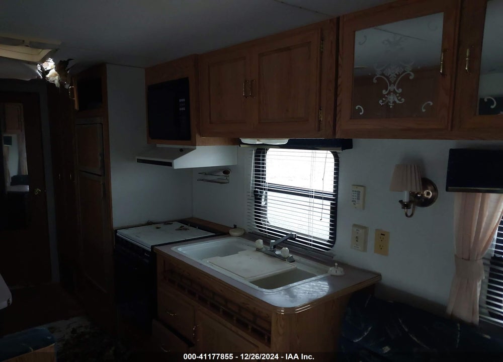 1993 FLEETWOOD WILDERNESS VIN: 1ED1S2923P4248489