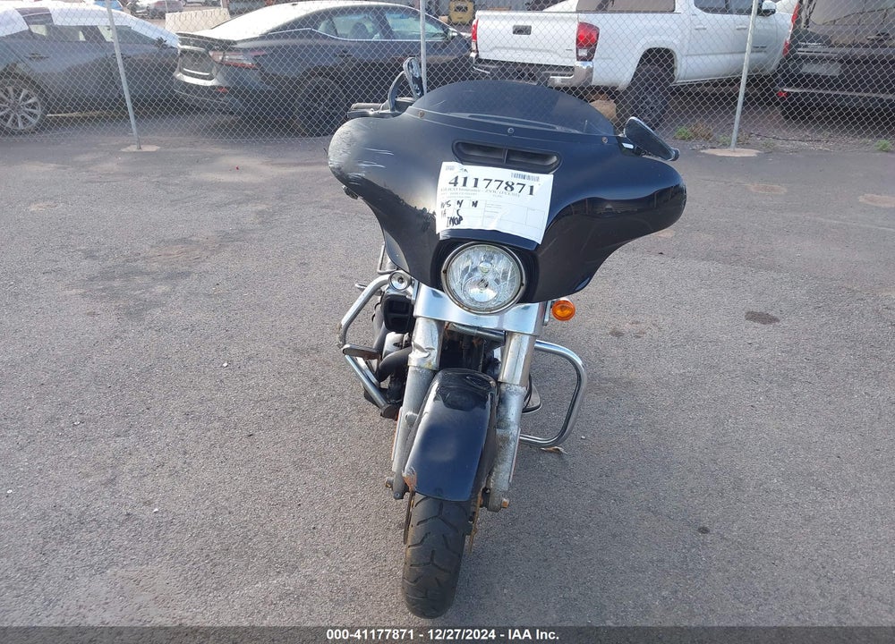 2017 HARLEY-DAVIDSON FLHX STREET GLIDE VIN: 1HD1KBC10HB668880