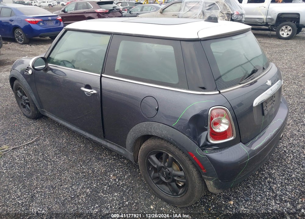2012 MINI COOPER VIN: WMWSU3C56CT184687