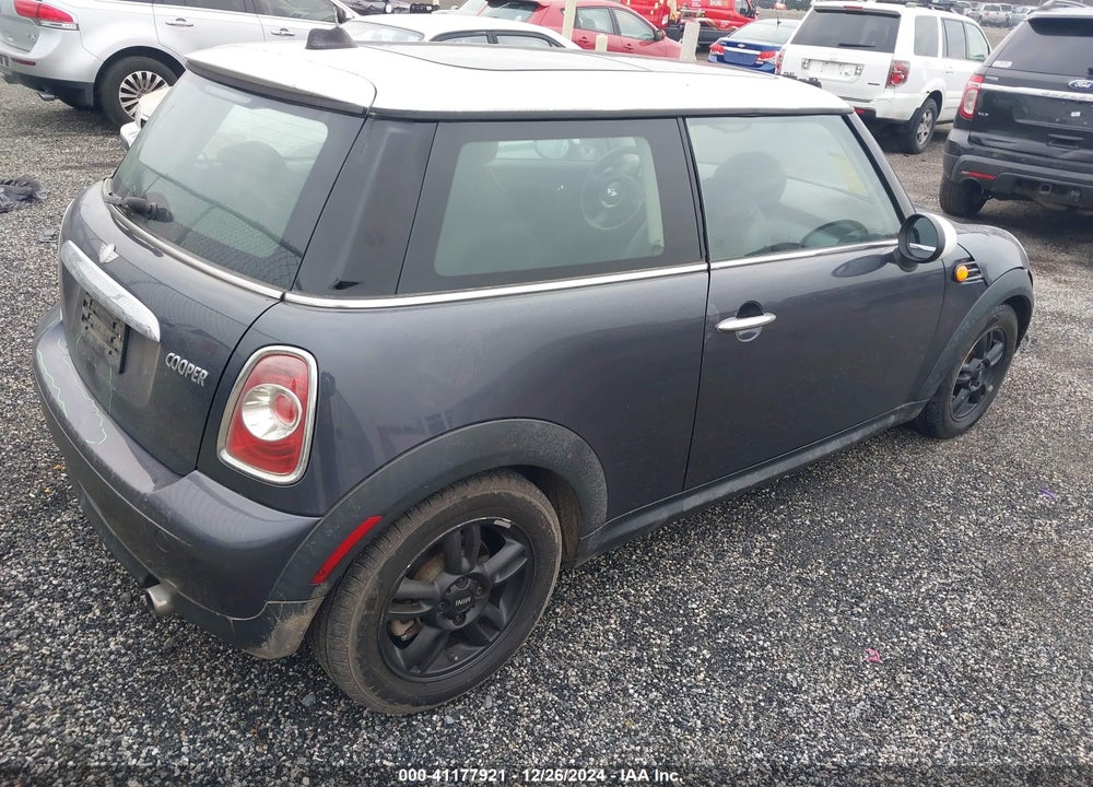 2012 MINI COOPER VIN: WMWSU3C56CT184687