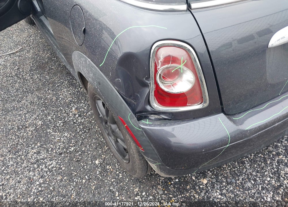 2012 MINI COOPER VIN: WMWSU3C56CT184687