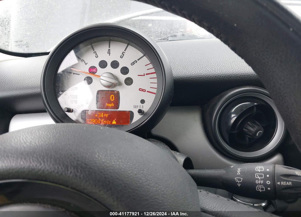 2012 MINI COOPER VIN: WMWSU3C56CT184687