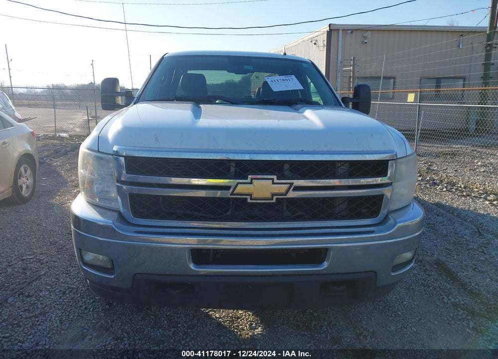 2011 CHEVROLET SILVERADO 2500HD LT VIN: 1GC2KXE84BZ240922