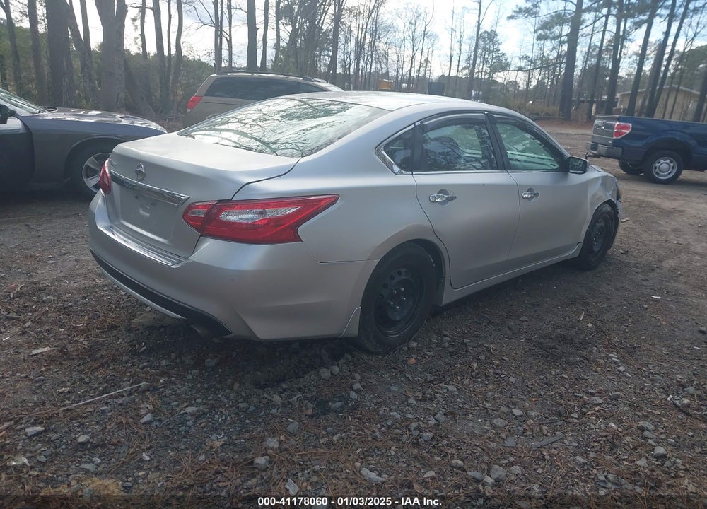 2017 NISSAN ALTIMA VIN: 1N4AL3AP1HN347964