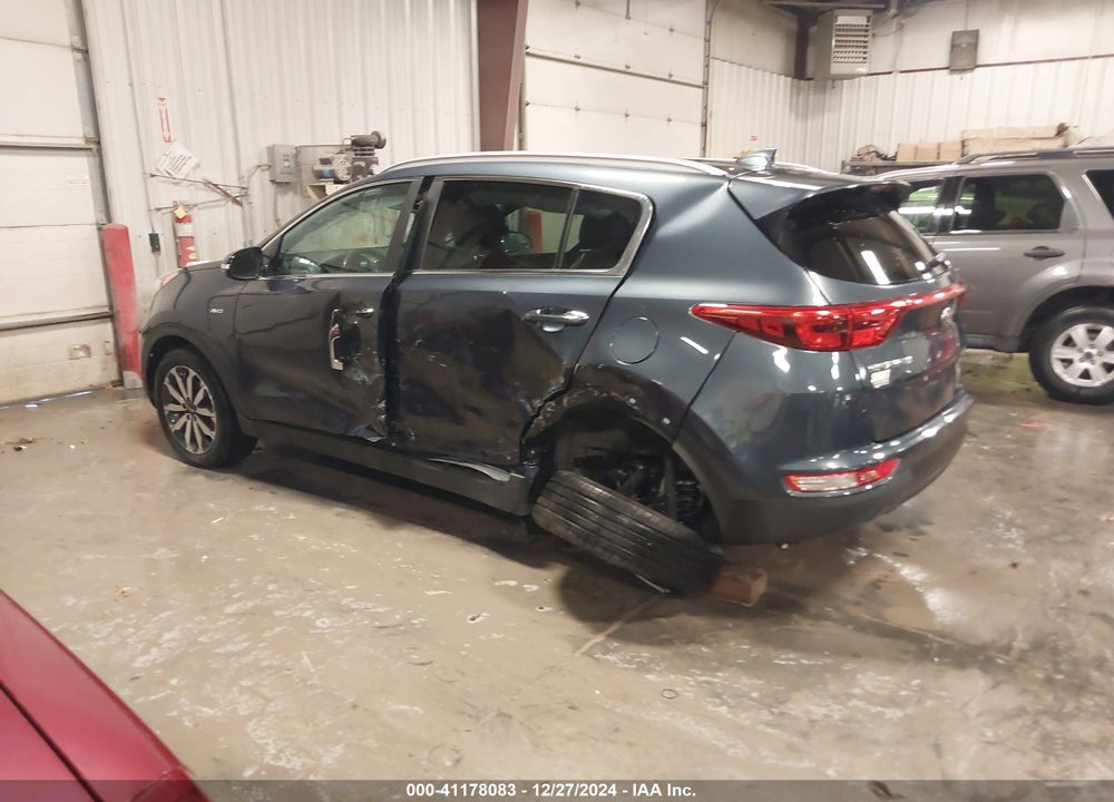 2018 KIA SPORTAGE EX VIN: KNDPNCAC8J7322257