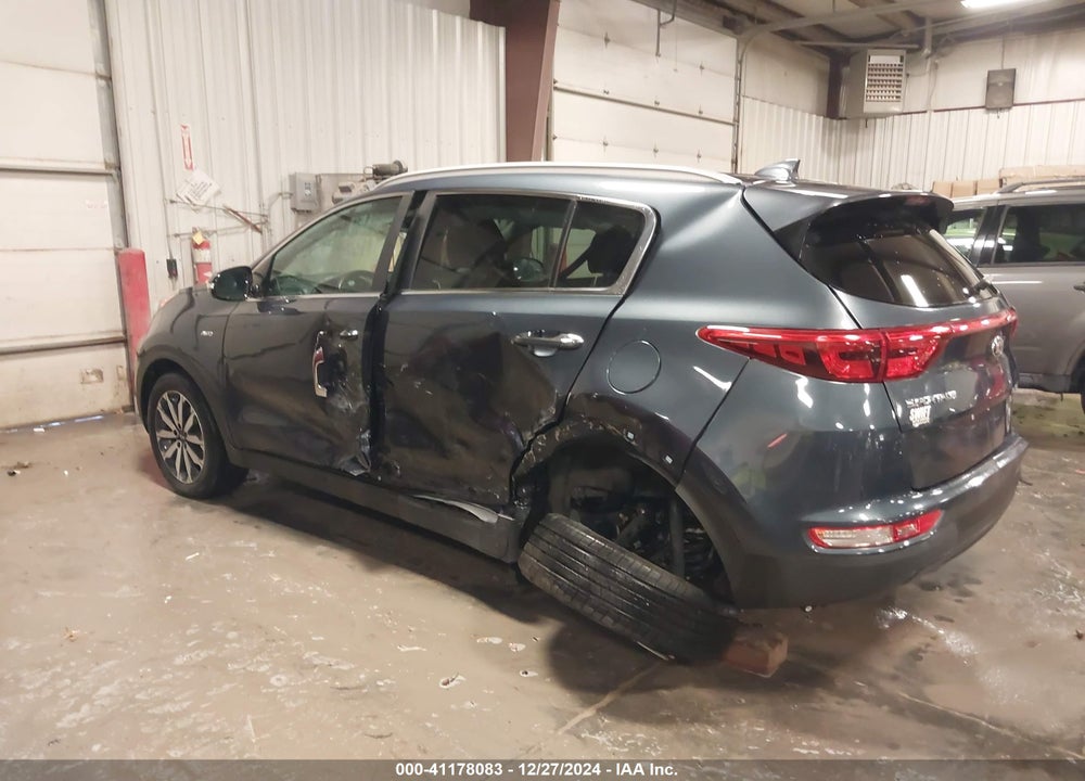 2018 KIA SPORTAGE EX VIN: KNDPNCAC8J7322257