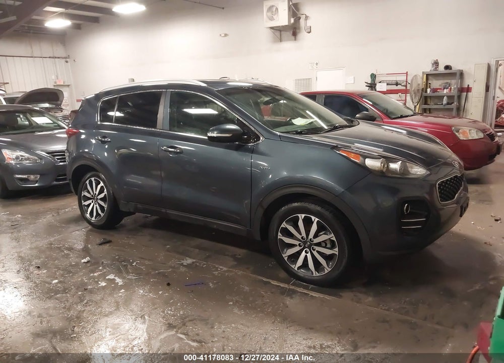 2018 KIA SPORTAGE EX VIN: KNDPNCAC8J7322257