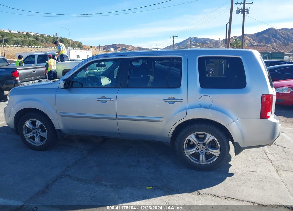 2012 HONDA PILOT EX VIN: 5FNYF3H46CB038400