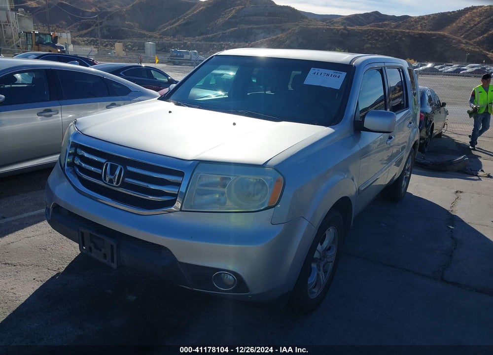 2012 HONDA PILOT EX VIN: 5FNYF3H46CB038400