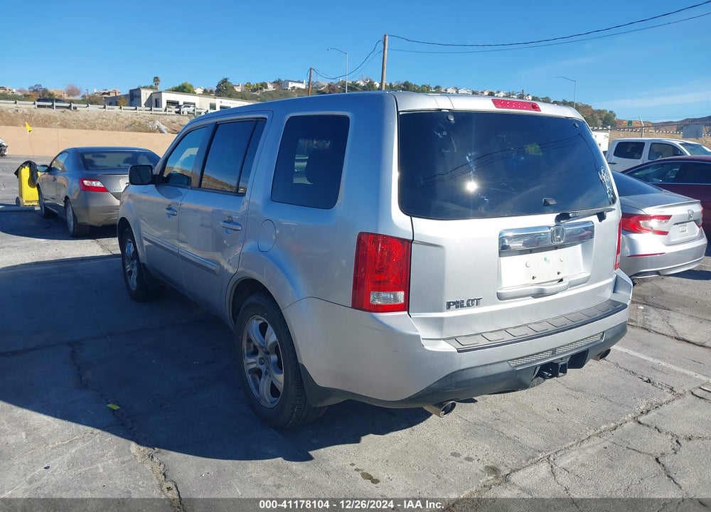 2012 HONDA PILOT EX VIN: 5FNYF3H46CB038400