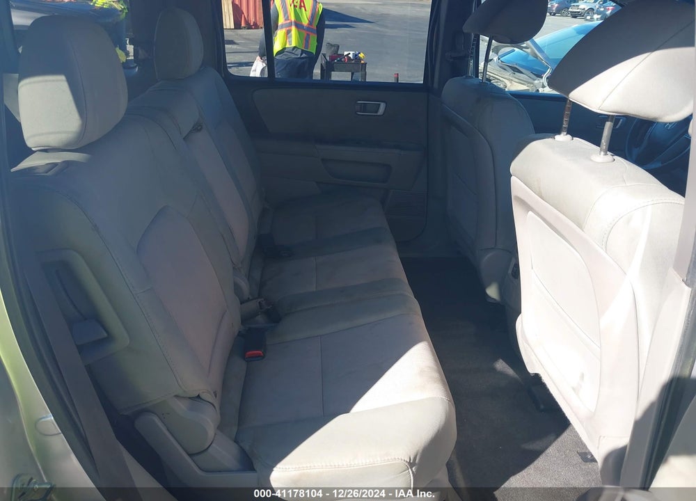 2012 HONDA PILOT EX VIN: 5FNYF3H46CB038400