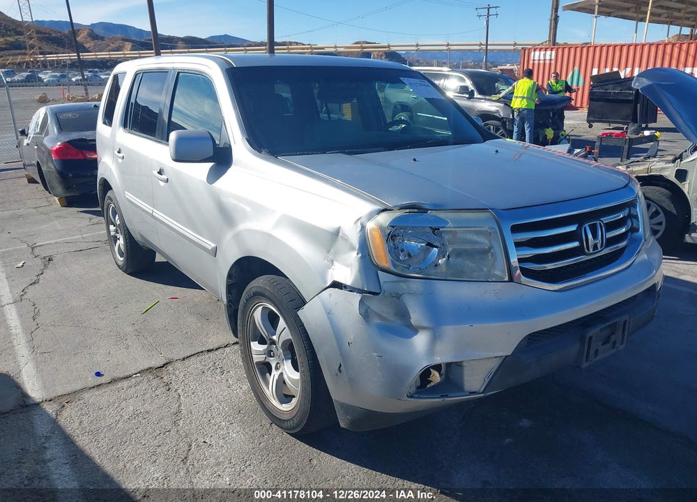 2012 HONDA PILOT EX VIN: 5FNYF3H46CB038400