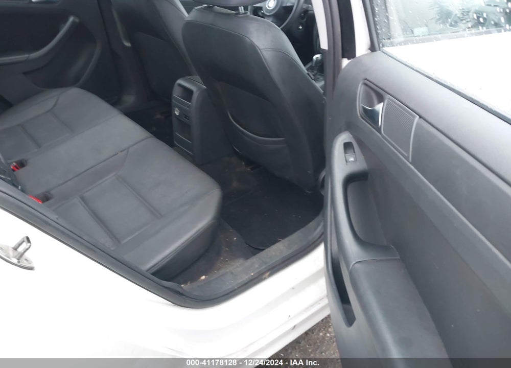 2011 VOLKSWAGEN JETTA 2.5L SE VIN: 3VWDX7AJ7BM340028