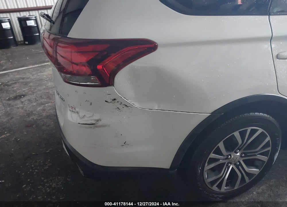 2017 MITSUBISHI OUTLANDER ES VIN: JA4AD2A3XHZ035689
