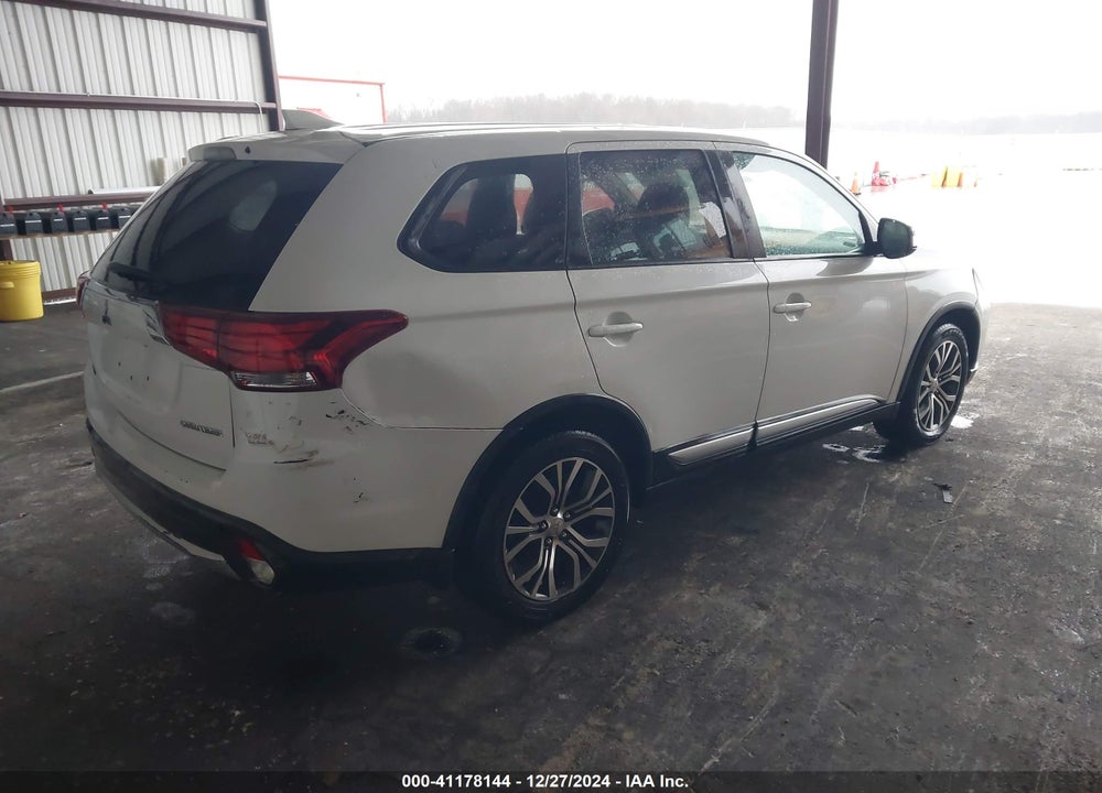 2017 MITSUBISHI OUTLANDER ES VIN: JA4AD2A3XHZ035689