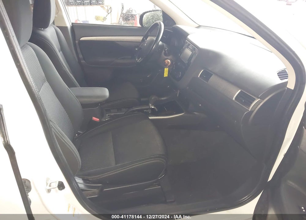 2017 MITSUBISHI OUTLANDER ES VIN: JA4AD2A3XHZ035689