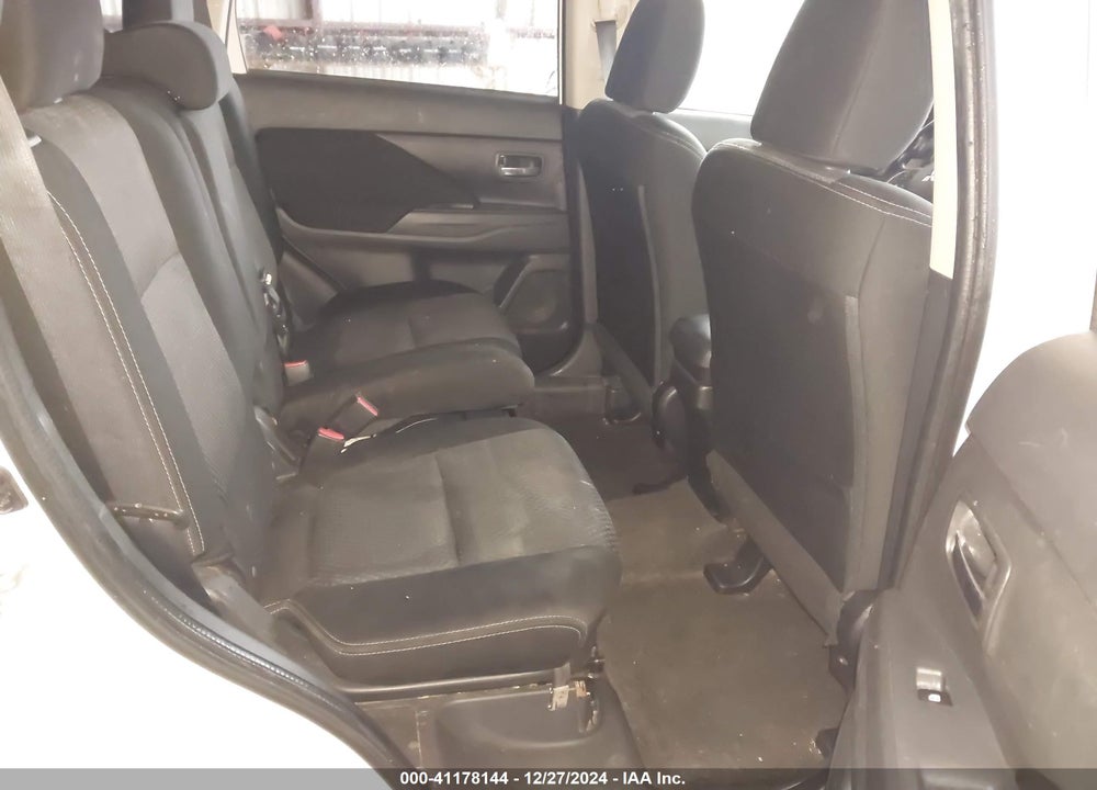 2017 MITSUBISHI OUTLANDER ES VIN: JA4AD2A3XHZ035689