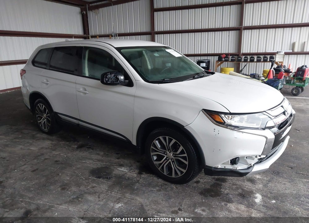 2017 MITSUBISHI OUTLANDER ES VIN: JA4AD2A3XHZ035689