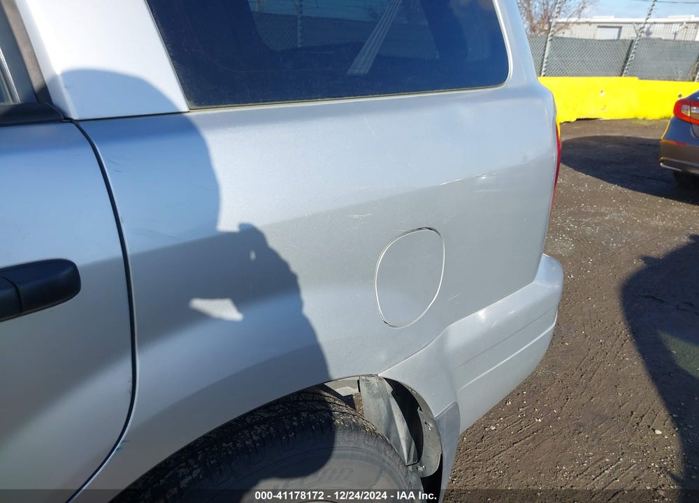 2005 HONDA PILOT EX-L VIN: 2HKYF18565H535688
