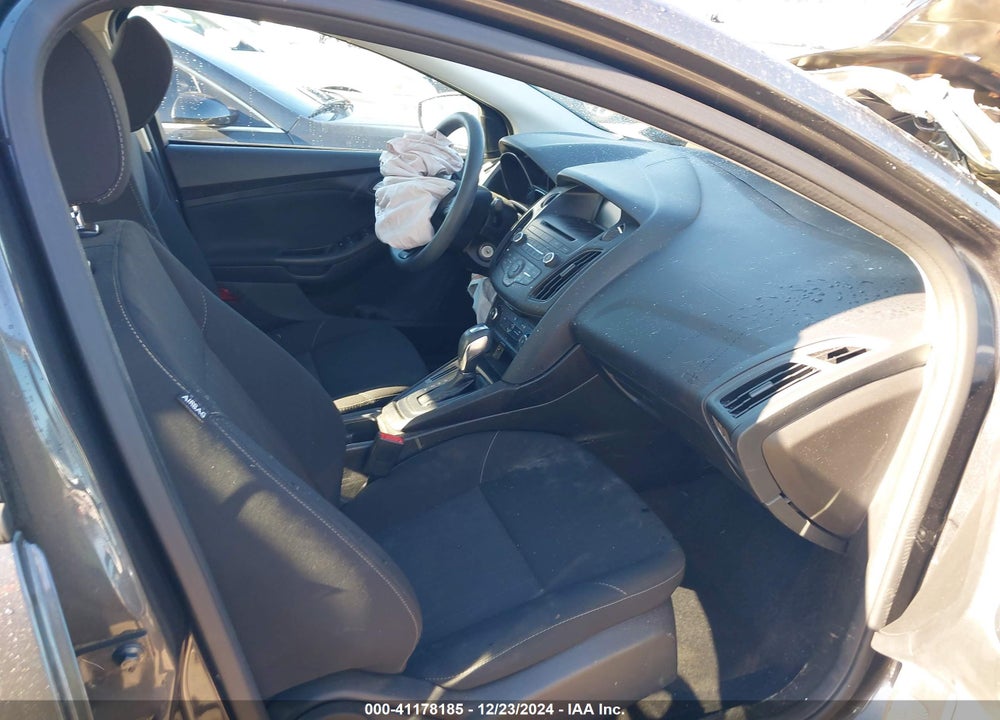 2016 FORD FOCUS SE VIN: 1FADP3F25GL265969