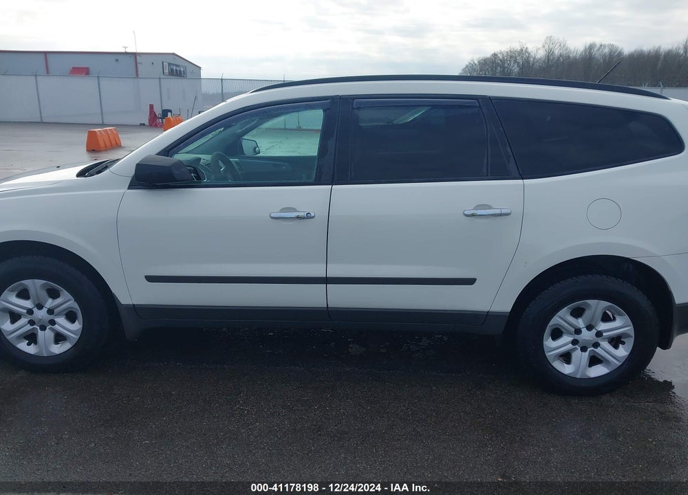 2012 CHEVROLET TRAVERSE LS VIN: 1GNKRFED8CJ359549