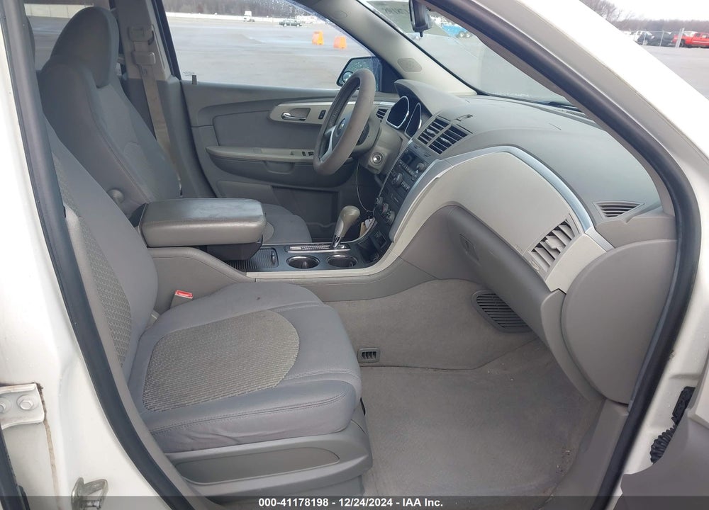 2012 CHEVROLET TRAVERSE LS VIN: 1GNKRFED8CJ359549