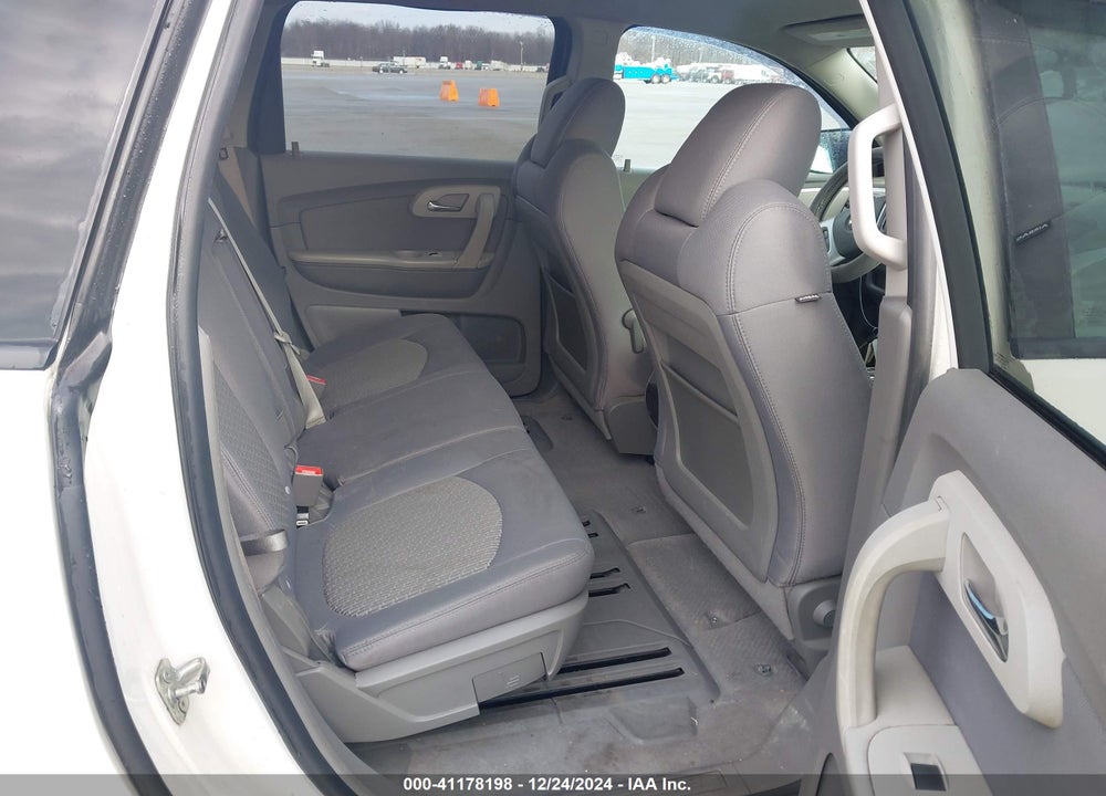 2012 CHEVROLET TRAVERSE LS VIN: 1GNKRFED8CJ359549