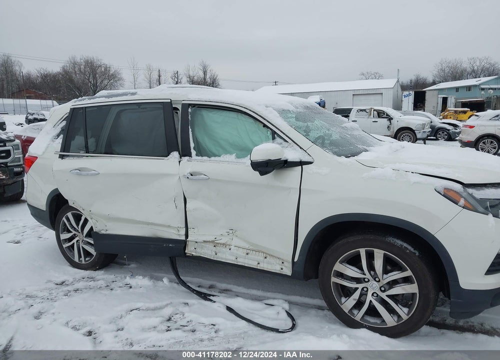2018 HONDA PILOT VIN: 5FNYF6H92JB053566