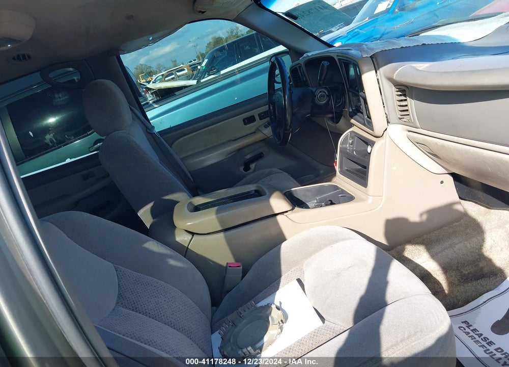 2001 CHEVROLET TAHOE LT VIN: 1GNEC13T81J249108