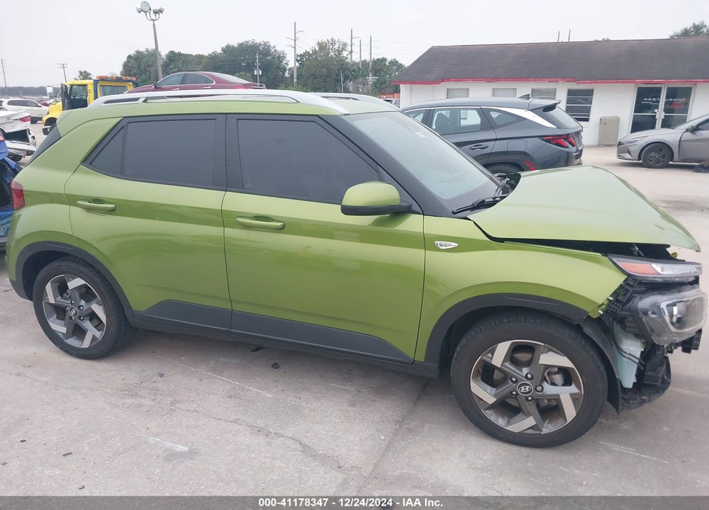 2022 HYUNDAI VENUE VIN: KMHRC8A37NU171572