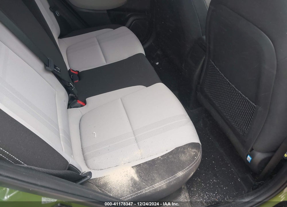 2022 HYUNDAI VENUE VIN: KMHRC8A37NU171572