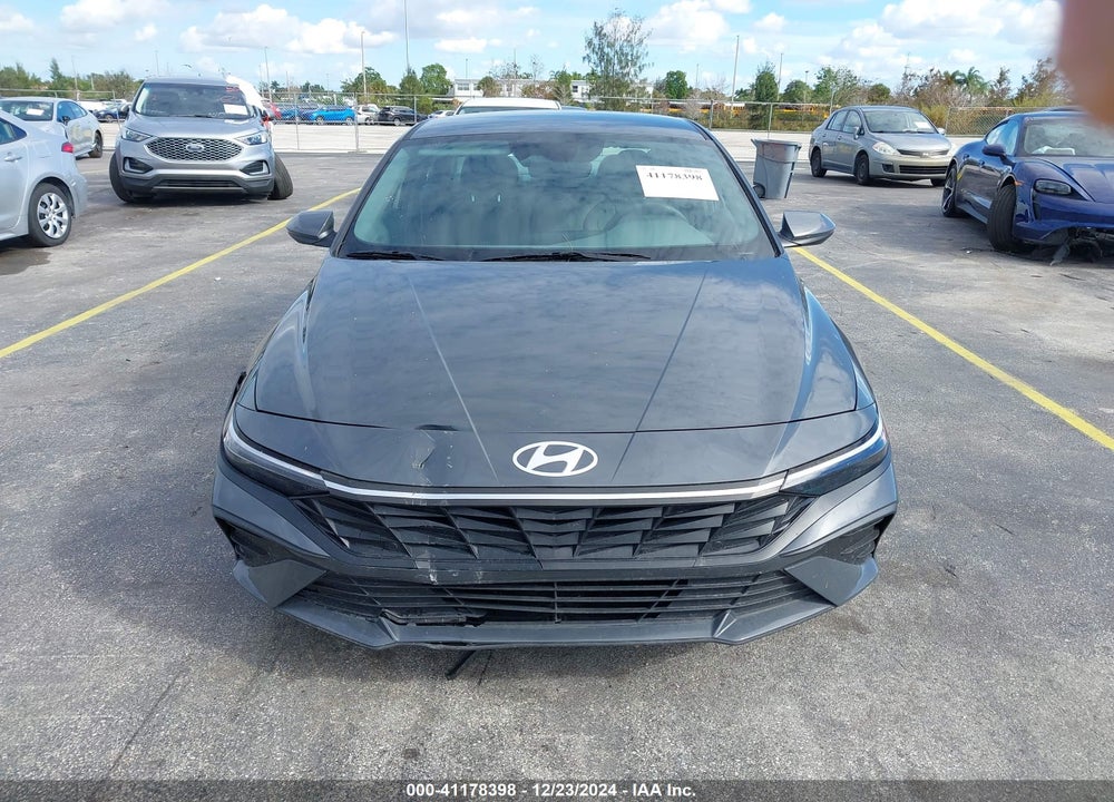 2024 HYUNDAI ELANTRA VIN: KMHLM4DG7RU664555