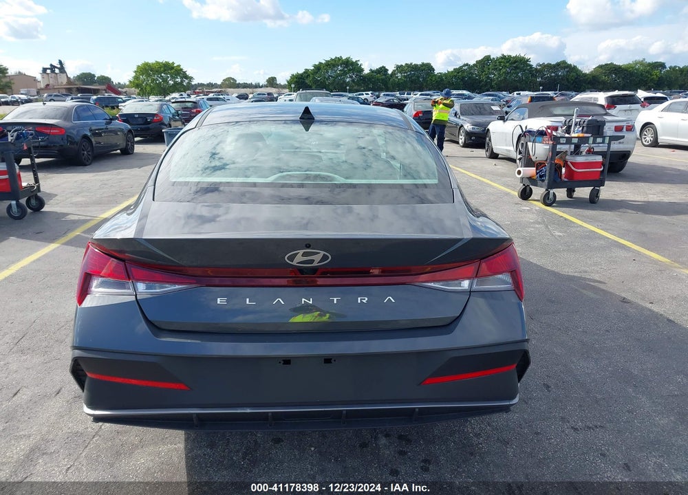 2024 HYUNDAI ELANTRA VIN: KMHLM4DG7RU664555