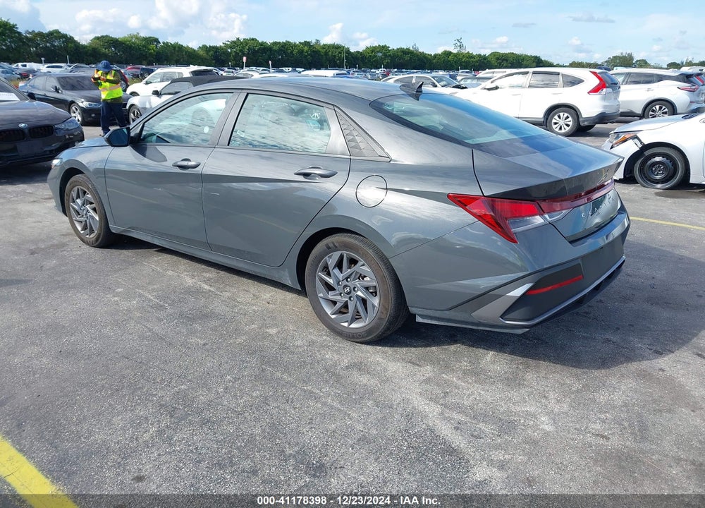 2024 HYUNDAI ELANTRA VIN: KMHLM4DG7RU664555