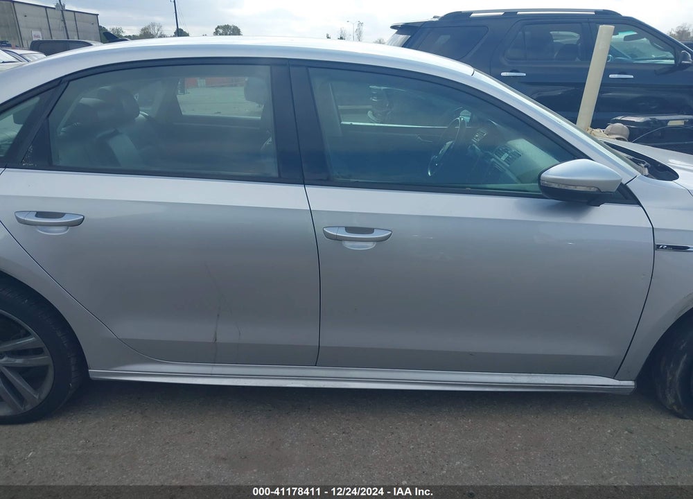 2018 VOLKSWAGEN PASSAT VIN: 1VWAA7A32JC049619