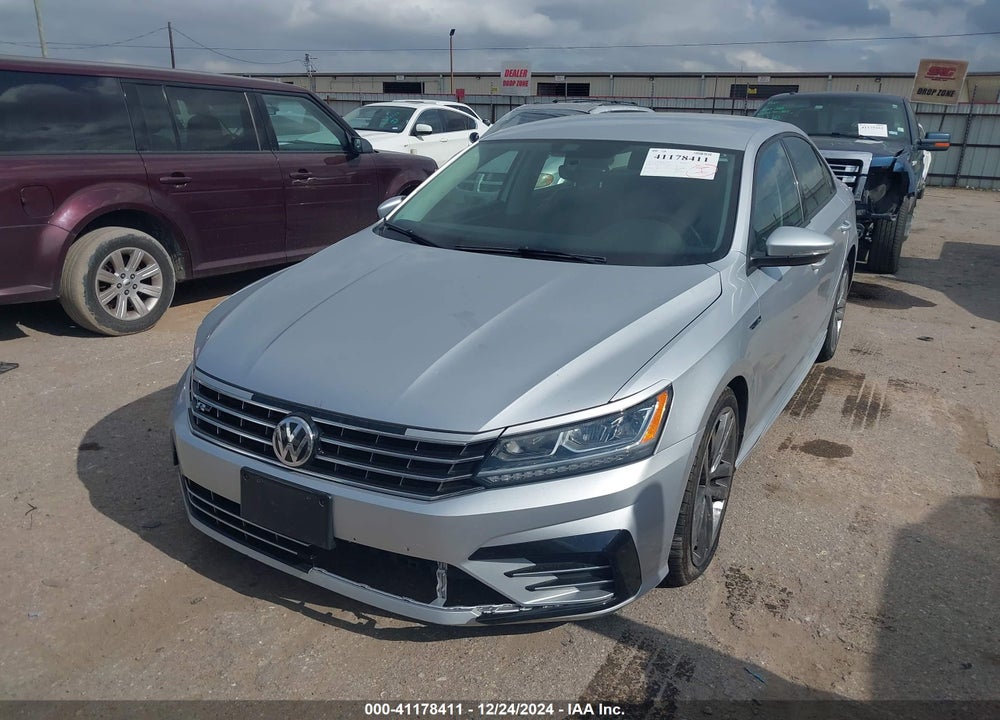2018 VOLKSWAGEN PASSAT VIN: 1VWAA7A32JC049619